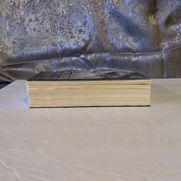 Anne Karenina By Leo Tolstoy  Penguin Classics Deluxe Edition - Picture 6 of 6